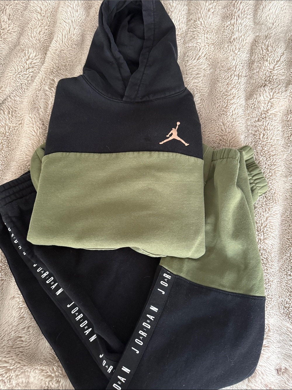 Jordan Kids Black and Olive Green Two-Tone Hoodie & Joggers